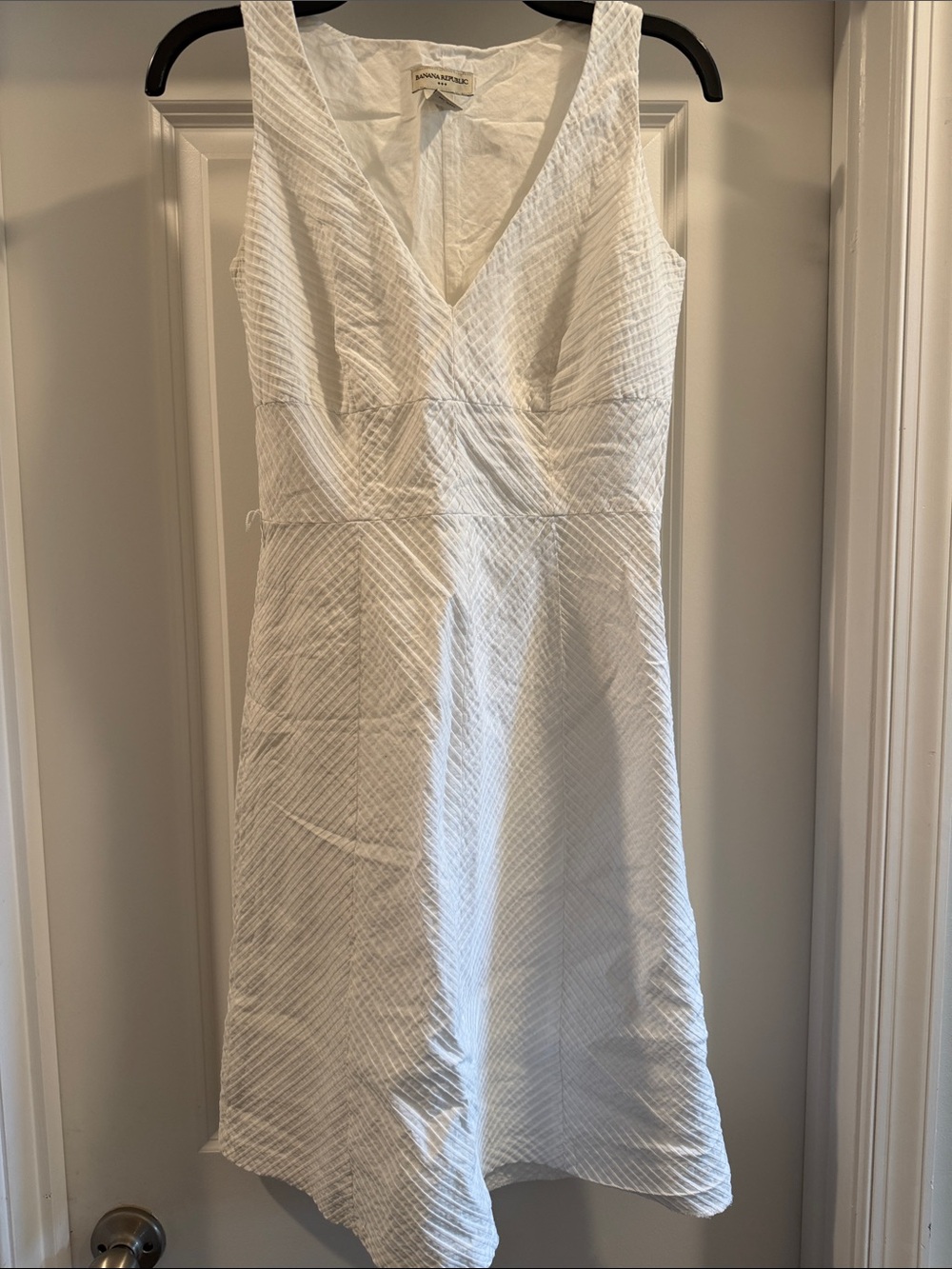 Banana Republic White Textured V-Neck Midi Dress